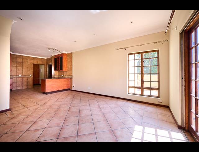 4 BEDROOM HOUSE FOR SALE IN KYALAMI HILLS
